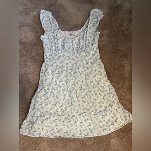 Holister size M blue and white floral mini sun dress